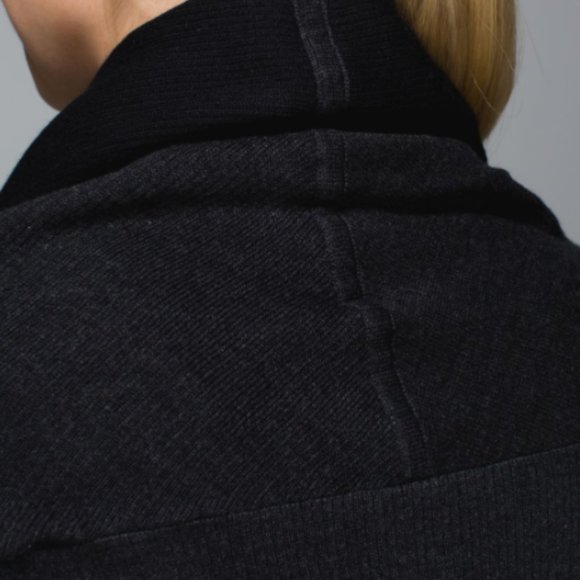Lululemon Cabin Yogi Wrap Reversible Gray/Black 2 - Picture 2 of 4